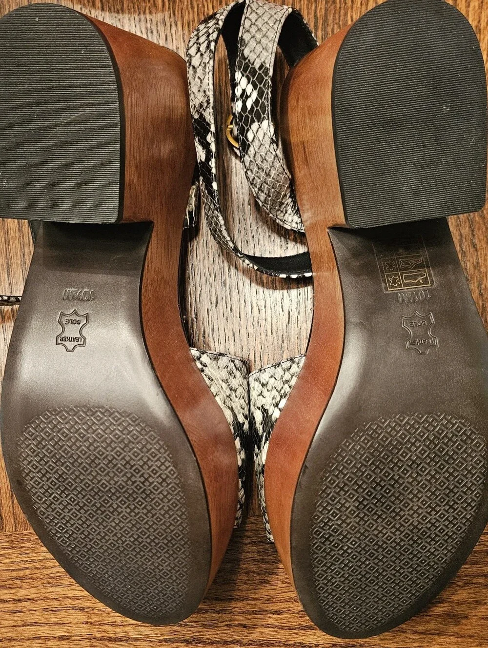Tory Burch Camilla Roccia Snakeskin Size 10.5  New W/O Box (Storage Bag Include)